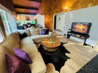 4 Bedroom Family Cabin • 5 Min Stroll to Lake Gregory! - 3-Star