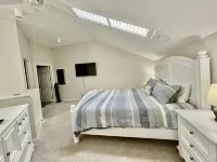 Lissa's Retreat- 4 BDRM 3 BA Sleeps 12! Indoor Pool, Gym, Fishing, Golf, & Park - 부티크