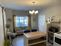 Cozy & Private in-Law Suite 10 Minutes from LakePoint - Condos