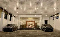 Crown Hotel - parking