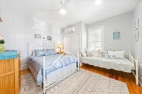 3rd to Beach*Big Discount Summer Weeks* Porch,Heart of B.H,Across Veterans Park - Wifi