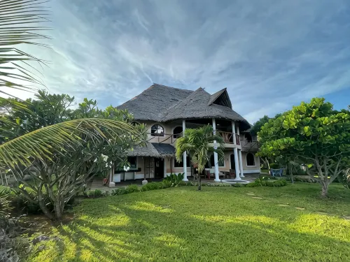 Eagle Suite 38m2 in Villa 560 m2, Indian Ocean View - Homestays