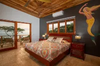 Vista Sirena: Expansive Ocean View 4 bedroom / 4.5 bath home above Dominical