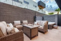 Serenity Sands. Private Spa. Sleeps 12. - 5-Star