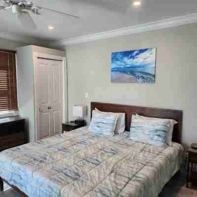 Northwest Paradise - Beauty, Tranquility and Comfort in a 3-Bedroom Condo Rooms