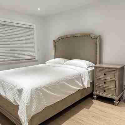 Residence by Queen Elizabeth Park Rooms