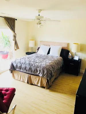 Waterfront Luxury- 3 Plus Bedrooms