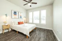 Near UNT + Downtown Square - Spacious Group Stay