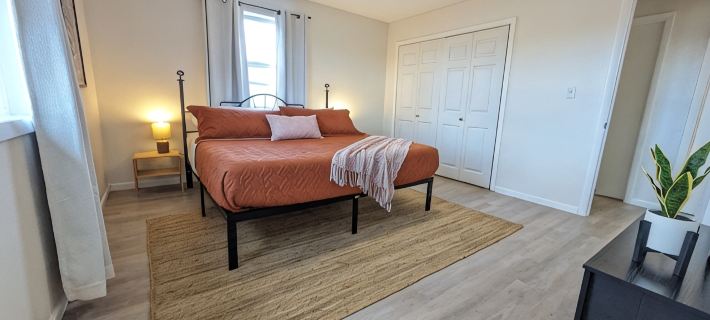 Full 3-bedroom house with entertainment room. 5 minutes to FLW front gate. Hotels in Saint Robert