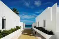 LITERALLY OCEANFRONT VILLA ALABASTER, DAWN BEACH w private pool ~ Owners' site - 4 stjerner