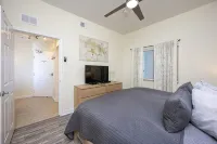 See dolphins from the balcony! Hot tub and pool. Renovated & fully equipped410 - 4-Star