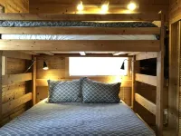 Quiet 1 BR + loft cabin great for weekend getaways & stargazing. Pet Friendly! - Hytter