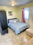 Convenient and clean studio near the beach and Newport. - 3-Star