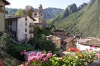 Directly on the lake - Homestays