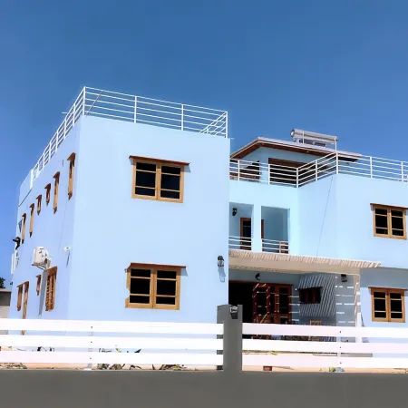 Ocean-View Apartment at VillaMerissa 4 BR/4 Bath. Walk to Beach, JackSprat