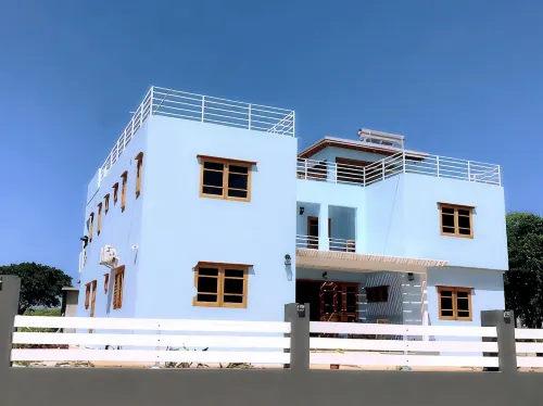 Ocean-View Apartment at VillaMerissa 4 BR/4 Bath. Walk to Beach, JackSprat - Wifi