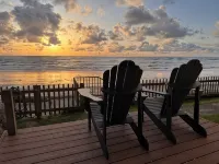 Purple Moon #3 - Beautiful Beachfront home with private access to the beach - Homestays