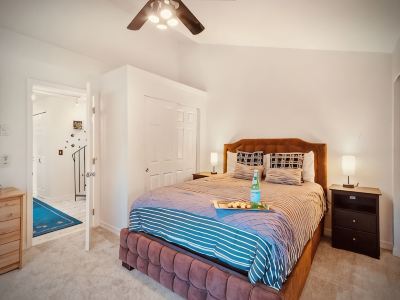 River Inn Cabin Theme Flat w/ Dock