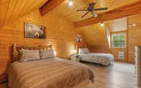 30 Min to Jackson Hole • Alpine Retreat • Hot Tub • Sleeps 12 - Chalets