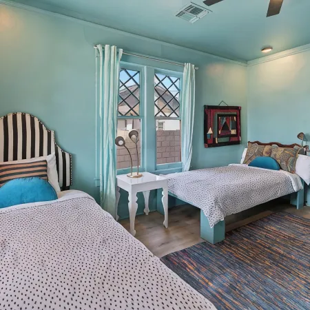 Stylish "NEW" Home- Hot Tub - Near Downtown, Phx Airport, and ASU