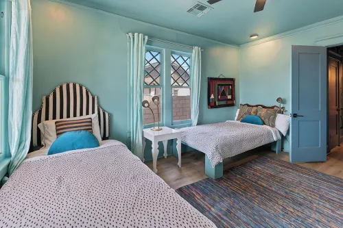 Stylish "NEW" Home- Hot Tub - Near Downtown, Phx Airport, and ASU - Bungalows