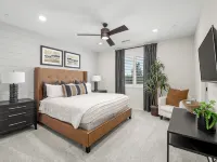Brand New, Hot Tub, King Suite, BBQ, Fire Pit!