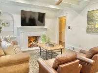 Cottage by the Square - 4-Star