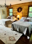 Cozy Mountain Cabin - Sunsets, River Float, Game Room, Pets+ - Chalets