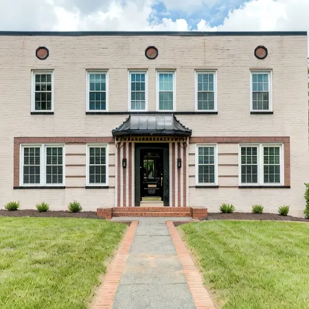 2-bedroom villa minutes from Carytown, VCU, UofR, & Richmond Convention Center
