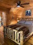 NEW Twin River Cabin - 3 Bedroom Lodge Cabin - Views Soquee River - Homestays