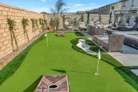 green door · Lux Resort Gem ~ Backyard Pool/Spa ~ Near Festival - 4つ星