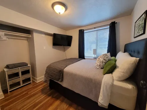 Apartment with Hot Tub and Sauna Near UM/Downtown - Condos