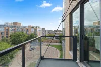 "Melody of Evanston" 3BD, 2BA UrbanLux Condo - WiFi