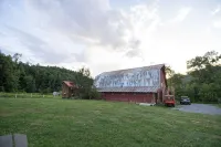 Smoky Mountains Glamping Dome #1 (Read Details) - 5 tähden