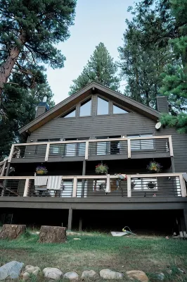 Ponderosa Park Lake House -- Private dock and beach! - Wi-Fi