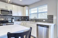 New Condo! Minutes from Sand Springs Golf Course & Wedding/Event Venue - 4 tähden