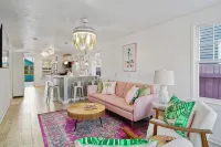 Sauna; Bar; Beach; Walk Downtown; Courtyard; Artsy; Family and Pet Friendly - 4-Star