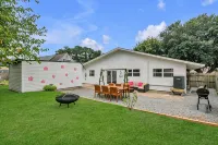 Charming 3bd - Near beaches - Foosball & Backyard - 3-نجوم