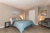 Welcome to the Lakeside Suite! Enjoy! - Homestays