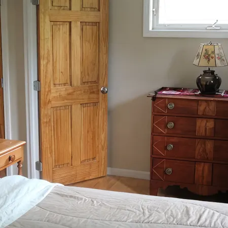 Contemporary Family Lodge, 1/2 mile to Lake!