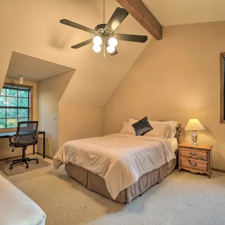 Spacious cabin with AC, private lake, hot tub, movie room