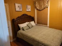 4. Spacious historic home in Lake Guntersville - Kitchens
