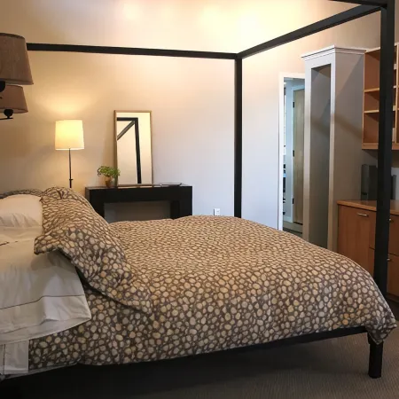 Newly Renovated Former Cider House with outdoor covered patio and gas grill. Hotels in Laurel Fork