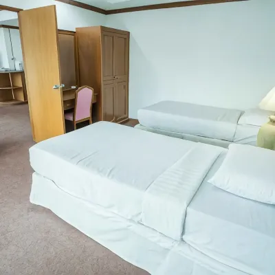 Vasu Hotel ゲーンルーンチャーン フィットネス公園周辺のホテル
