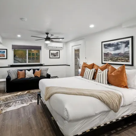 Uptown Splash - Wow Views! 5Br 4BA Pool, Spa, Firepit, GamesRm, Walk into Uptown