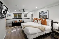 Uptown Splash - Wow Views! 5Br 4BA Pool, Spa, Firepit, GamesRm, Walk into Uptown - Private Pool