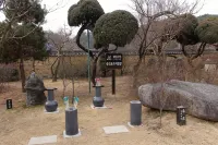 Andong Hakbong Jongtaek - Pensions