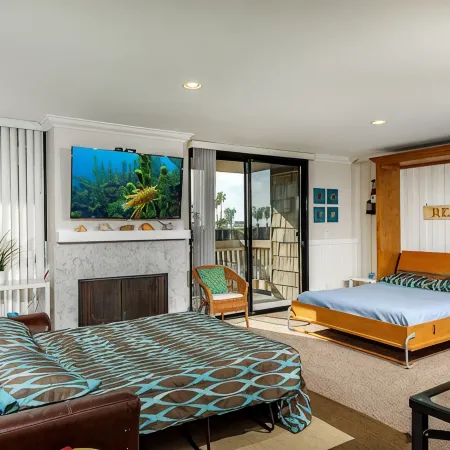 Newly renovated - Direct Ocean View - steps to Ocean
