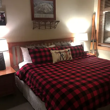 Sunstone 1Br Condo – Epic Summer Location Steps to Hiking & Biking!!