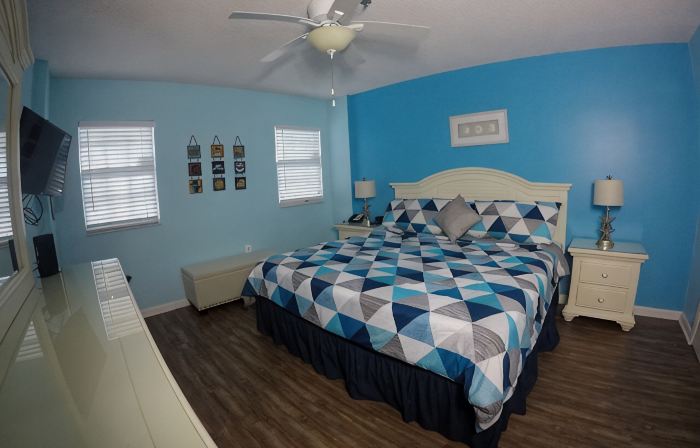Ocean view condo with balcony/marina view